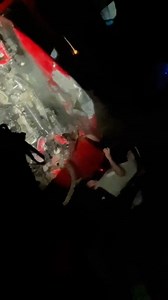 Se recuerdan del accidente de Nahuizalco aqui les dejo este video para q vean 👇 lo q paso pues resulta q la señora q iba en la camioneta se contacta conmigo un dia de estos y q felicidad sentí porq todos estan bien los niños y ellos pero resulta q todas las cosas q ellos llevaban en la camioneta desaparecieron yo realmente no me enfoqué en las cosas q ellos llevaban si no en sacarlos a ellos pero q lamentable 😞 q la gente se acerque según ayudar y se acercan solo a robar yo no vi a nadie q sac