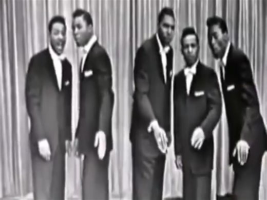 The Dubs 1957 - Could This Be Magic ... 🎉 Listen full the song: https://bestoldiessong.topgreatsong.com/the-dubs-1957-could-this-be-magic?utm_source=facebook&utm_medium=preel&utm_campaign=thebestoldiessongever | The Best Oldies Song Ever