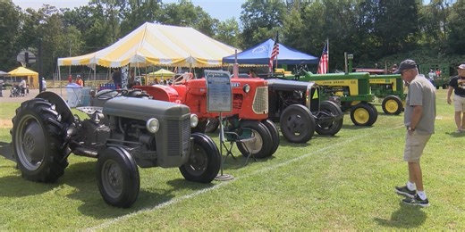 Seventh annual corn and tractor show hits Windsor