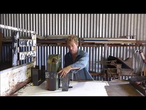 DIY 3 jerry can holder - off road camper