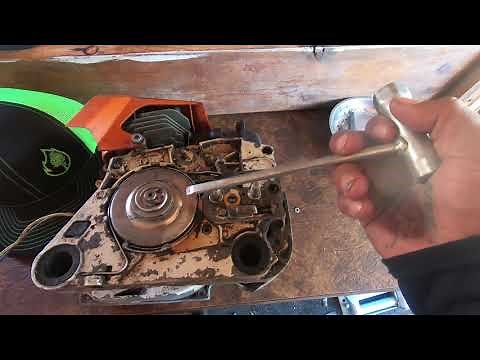 Putting on C or E clip On MS 44 Stihl Chain Saw