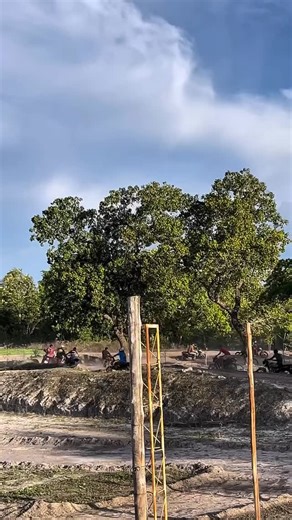 Caio Cardoso RL on Instagram: "Corrida maluca part:2#corridanaareia #roça #motovlogger #viralvideo #reels #zonarural @navesdarapaziada @caiovlogger #start160 #incra #br @wyllyam06"