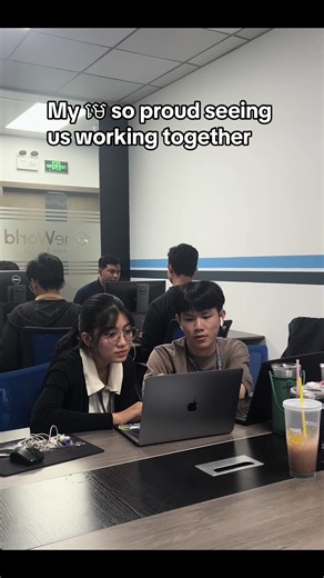 Teamwork 🙂‍↕️🙂‍↕️ #oneworld #works #funnyvideos #intern #marketing #cambodia #genz #viral #tiktok #officelife #fyp