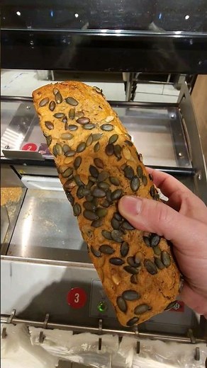 So wird das Brot bei Lidl geschnitten. Brotschneidemaschine #lidl #shorts #brot