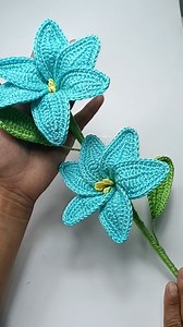 FLORES A CROCHET PASO A PASO #tendencia #crocheting #crochetinspiration #arte #artesania #tejido #ganchillo #crochetlove #modafeminina #amigurumi | Crochet y tejidos