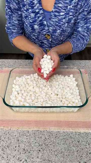 The ultimate Reese’s peanut butter cake: Soft, gooey, and irresistibly delicious