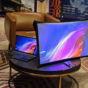 The Splay Max: A Folding Portable 35" Monitor  - Core77