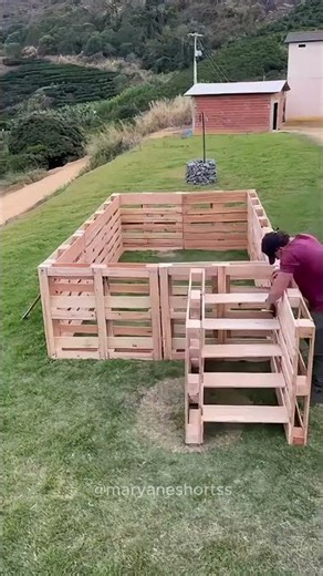 OLHA A COISA GENIAL QUE ESSE CARA FEZ COM PALETS QUE NINGUEM QUERIA