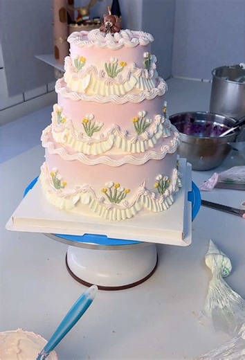 Expert Tips for Decorating a 3-Layer Cake