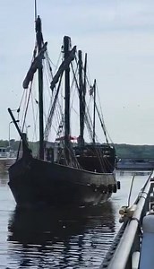 2.6K views · 158 reactions | This video taken by Hector Soto, Jr of the 'Pinta' exiting the lock chamber and heading on upbound. Hector Soto, Jr. | Tennessee River Locks & Navigation | Facebook