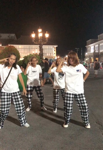 Mashup dance challenge.#mashup #lola #dancechallenge #sisters #goodvibes #trending #mom #rhodoralim792 #fyp #foryou #foryoupage