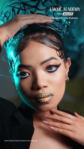 Learn elegant makeup | Lakmē Academy Powered by Aptech