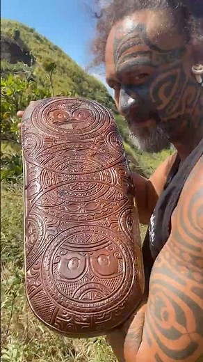 Carving a Marquesan tiki bowl by hand 🪵🖐️ #polynesianart #nukuhiva #marquesasislands