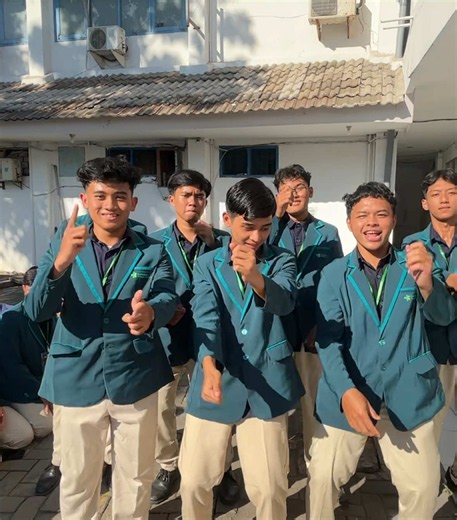Absenn Dulu: Cara Ikut Seru-seruan Bareng Panitia PKKMB Tekmed 2026