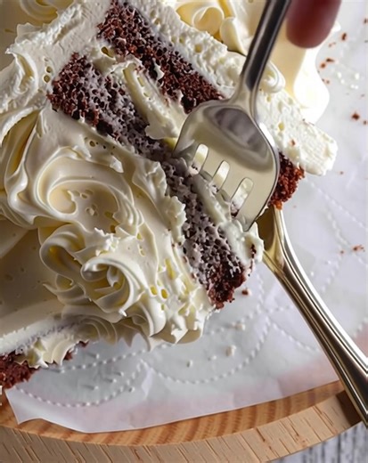 3.6K views |  Cool Whip Frosting Elevate your cakes, cupcakes, and...