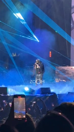 Zoom TV on Instagram: "Akon had Delhi singing Lonely word for word  Akon delhi concert, akon india tour, akon in delhi, akon live performance #akon"