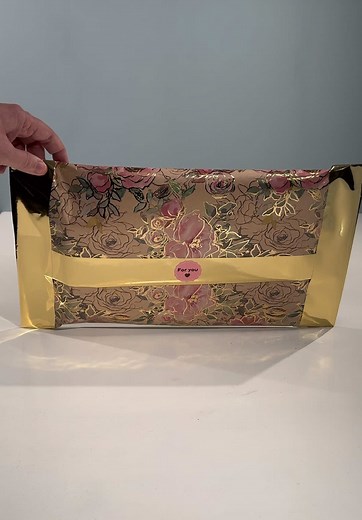 Complete Guide to Wrapping a Makeup Gift Set
