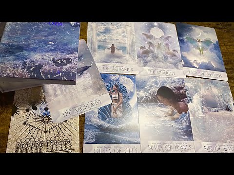 The Age of Aquarius Tarot - Review and Unboxing #tarot #tarotcards #oracle #aquarius