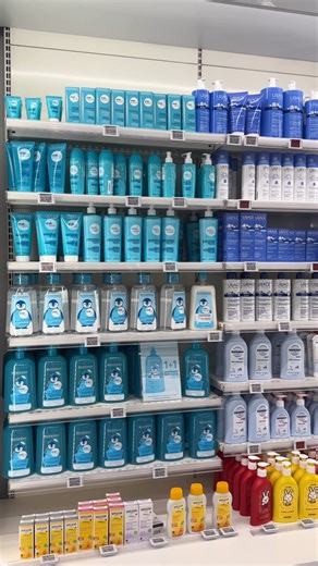 Dr. Max Farmacie on Instagram: "🥰 Până pe 16 noiembrie, ai prețuri speciale de Black Friday la produse pentru îngrijirea celui mic în farmaciile de proximitate și HIPER Dr. Max! Bucură-te de reduceri la scutece, formule de lapte praf, geluri de duș și multe altele! 😁 *Laptele praf este destinat copiilor de peste 12 luni. #DrMaxFarmacie #BlackFriday #Reduceri"