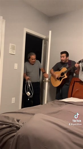 4.5K views · 57 reactions | HA GOTTI #prank #funny #music #guitar #guitartok #wonderwall #guitarchords #fyp #fblifestyle | Gabeflow | Facebook