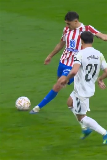 El infernal golazo de Nahuel Molina al Real Madrid, desde un ángulo más... 🔥🚀 📹 @laliga#futbol #viral #atleticodemadrid #creatorsearchinsights