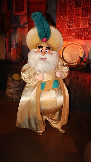 360 Degrees of Disney on Instagram: "The Sultan of Agrabah greeted guests at Disneyland Paris for the “Disney’s Sounds of Magic Night!” #DisneylandParis #Sultan #DLP #Aladdin #SultanofAgrabah #Agrabah #DisneysAladdin #Adventureland #DisneysSoundsofMagicNight #DisneylandPass #RareCharacter #RareCharacter #サルタン #アラジン"