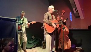 Vorig weekend tijdens Rock and Roll Street Terschelling live een nummer van Johnny Horton, I'm Ready, If Your Willing Met #sierkandela en Eddy Poppes Met dank aan Kirill Prasalov #JohnnyHorton #rockabilly Wyb Terschelling | Hans Nelemans Sr.