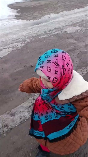 Hook: A 4-year-old walking home from daycare… because dad is busy 💔