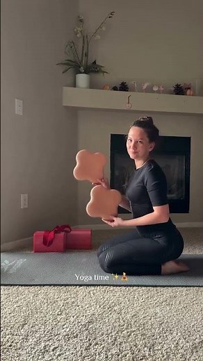Cozy Home Yoga Flow with Deep-Zen Wrist Support Blocks | Props Tutorial for Beginners