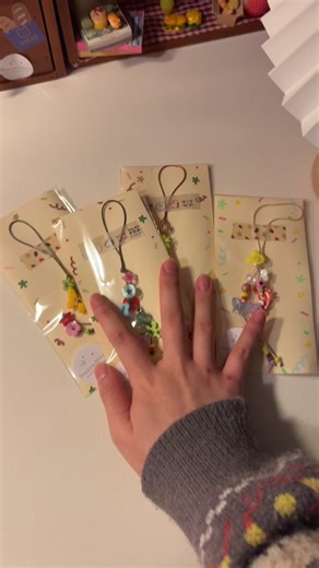 Button keychain🏡🍅🌱 #beadedjewelry #handmadekeychain #handmadeacceso...