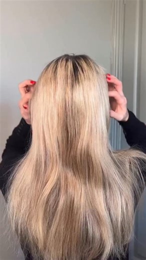 The 90s is back baby! Save this to learn how to do an easy French twist #frenchtwist #easyfrenchtwist | Martina's Mark