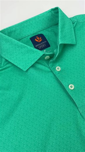 Our office favorites for the holidays 🎄 Simple, timeless, and good on and off the course. Easy wins all around ⛳️ #GolfLife #HolidayGifting #GolfFashion #MensGolf | Donald Ross Sportswear