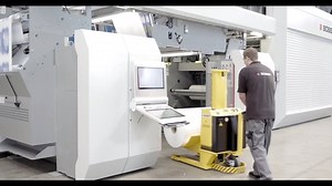 BOBST dispone de excelentes prensas flexográficas para los fabricantes de embalaje flexible que quieren reducir los desperdicios o incrementar la automatización. Su gama MW, una gama de prensas flexográficas con tambor interno diseñadas para reducir los desperdicios y 40SIX, un nuevo miembro, altamente automatizado de la gama BOBST SIX. Los dos modelos de la nueva gama MW se han desarrollado para ayudar a los fabricantes de embalaje flexible a producir de forma eficiente tiradas cortas o largas,