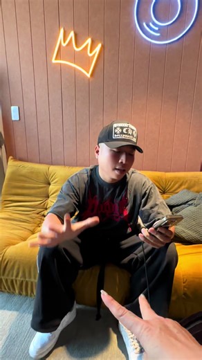 Anh không kéo, anh không đấm: Một phong cách mới