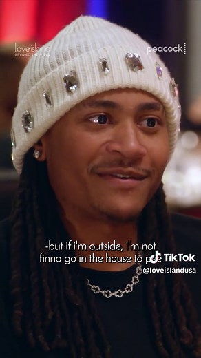 Clarke's blushing and Taylor's... not flushing 🤭 Love Island: #BeyondTheVilla is streaming now on Peacock.
