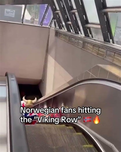 You see an escalator, Norway fans see a rowing opportunity 😂 (via @jersiegel/TT)