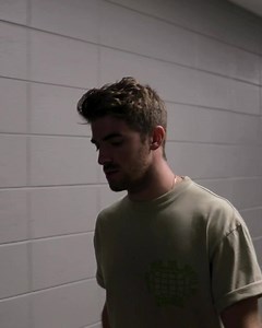 What are you waiting for? Get tickets to the World War Joy Tour with 5 Seconds of Summer and Lennon Stella at KFC Yum! Center on 11/6! 🌎🌎🌎 | The Chainsmokers