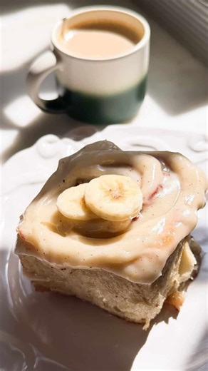 Soft & gooey banana bread cinnamon rolls