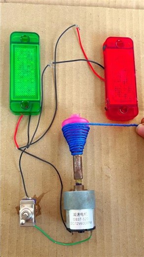 Powering Green and Red Lights using Spinning Top! ⚡🌀 #shorts