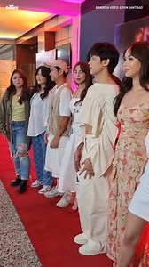 9.1K views · 48 reactions | PANOORIN: Grand mediacon ng reunion movie nina Joshua Garcia at Julia Barretto – 'UnHappy For You' under Star Cinema and ABS-CBN Studios. | via Ervin Santiago/BANDERA Para sa iba pang chika, bisitahin ang bandera.inquirer.net | Bandera | Facebook