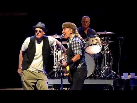 Bruce Springsteen Brown Eyed Girl w/Official Audio Adelaide 2017
