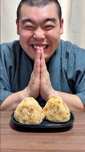[Super Easy] Egg Yolk and Tempura Scraps Onigiri Are Absolutely Delicious!