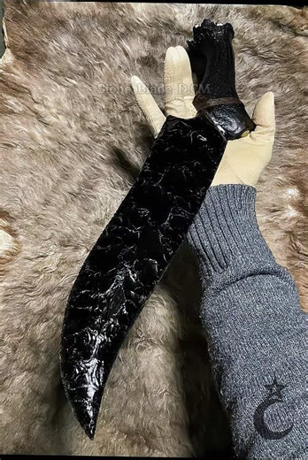 Handmade Obsidian Stone Knife: Unique Craftsmanship