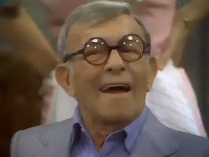 TV #WACback Bonus! #SitComCity Alice, The Complete Second Season: Published on Oct 23, 2012: http://bit.ly/TVAlice As the second season of the break-out hit Alice graced the nation's airwaves, Mel's Diner soon became the nation's dining destination of choice. Thanks to its hearty combination of down-home eccentrics, sweet sentiment, blue-collar ethos, and the spice of edgy topicality, Alice proved a dish the nation could not resist. With the central flavorings of Alice (Linda Lavin), Flo (Polly 