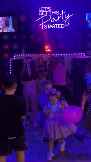 You either love it, hate it, run away from it or run back to it 😃 Our foam parties are the best ! #fypppppppppppppp #foryou #foryouu #bradford #disco #party #partyideas #kids #events #foryoupage❤️❤️
