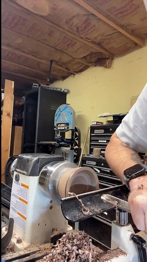 Turning this piece of black walnut on stream and the inside grain is just beautiful. Rich color, smooth curls, and those wild patterns walnut is famous for. Every pass of the gouge makes it look better and better. Hard not to stop turning just to admire it. #woodturning #blackwalnut #woodgrain #bowlturning #makerscommunity | Chips Woodworking