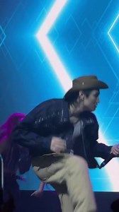 take it easy… #JAYB_TapeReLoad_US #JayB_TapeReLoad_US_LA Cr.kevinmoon_com | I Love GOT7