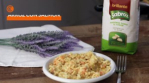 Arroz cremoso ¡con salmón ahumado! 🙌 ¿Preparamos un arroz cremoso para el fin de semana? 😏 Descubre qué fácil es hacer esta receta de arroz con salmón ahumado y nata. ¡Una combinación de sabores irresistible que nunca falla con Brillante ES! ¡Está buenísimo! 👉 https://bit.ly/arroz-con-salmon-cocinatis | Karlos Arguiñano