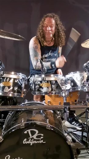 Soultone Artist Ivan de Prume bringing intensity and precision to The Last Triangle. Powerful accents and unmistakable Explosion Series tone. 🎧 Cymbal Setup From Drummer's View: 14
