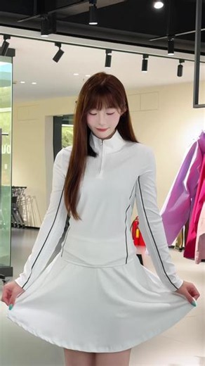 上班不易 蒋蒋卖艺#脆脆摇 #GTR户外#大牌平替 #手势舞